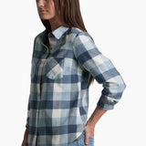 For work, play, and everything in between, the DARCY Flannel can do it all. Our incredibly soft cotton and Tencel fabric delivers breathable comfort for any activity. Featuring a relaxed fit with room to layer underneath, our cozy snap-up design features contrasting fabric details for a stylish touch.