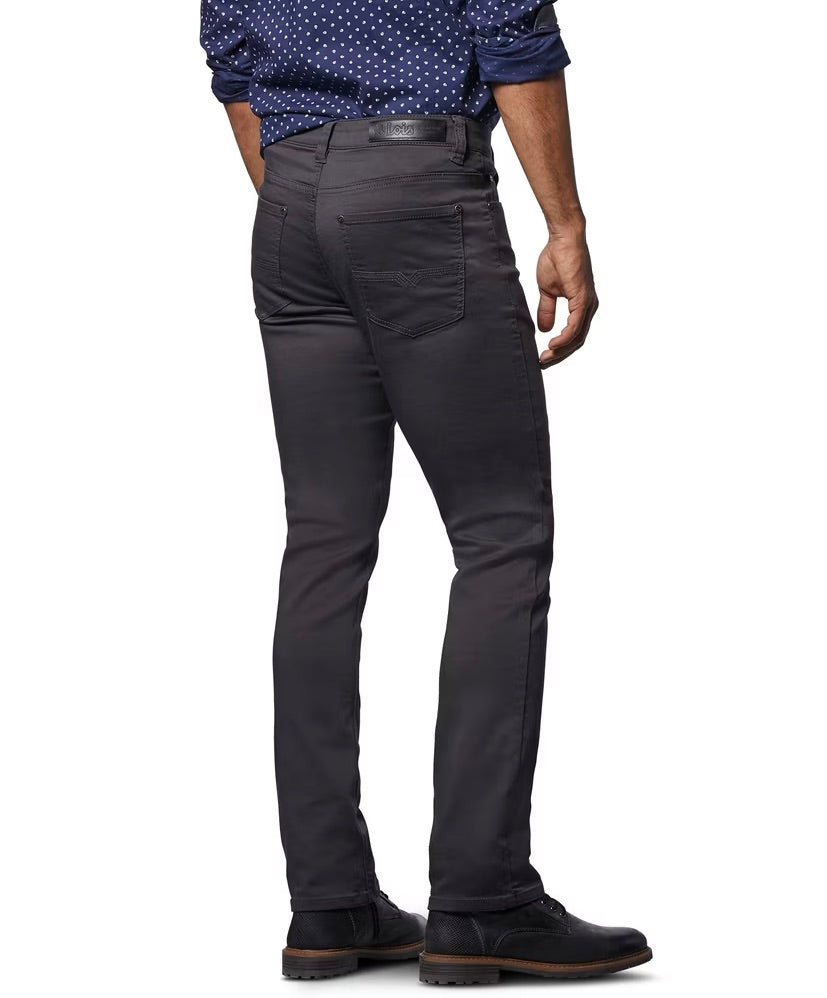 From Lois Jeans, these Brad slim stretch pants are made in a cotton-blend twill fabric with added stretch for easy mobility. 