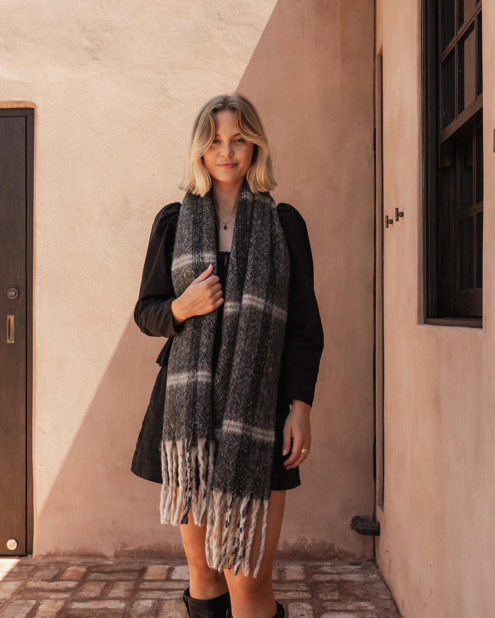 The Louenhide Bristol Scarf is a soft and luxurious style designed to elevate your winter wardrobe. With comfort in mind, this women’s scarf is lightweight and warm to keep you cosy without sacrificing style. Whether you’re running errands or heading out for a weekend escape, it’s the perfect layering piece that moves seamlessly with you throughout the day.