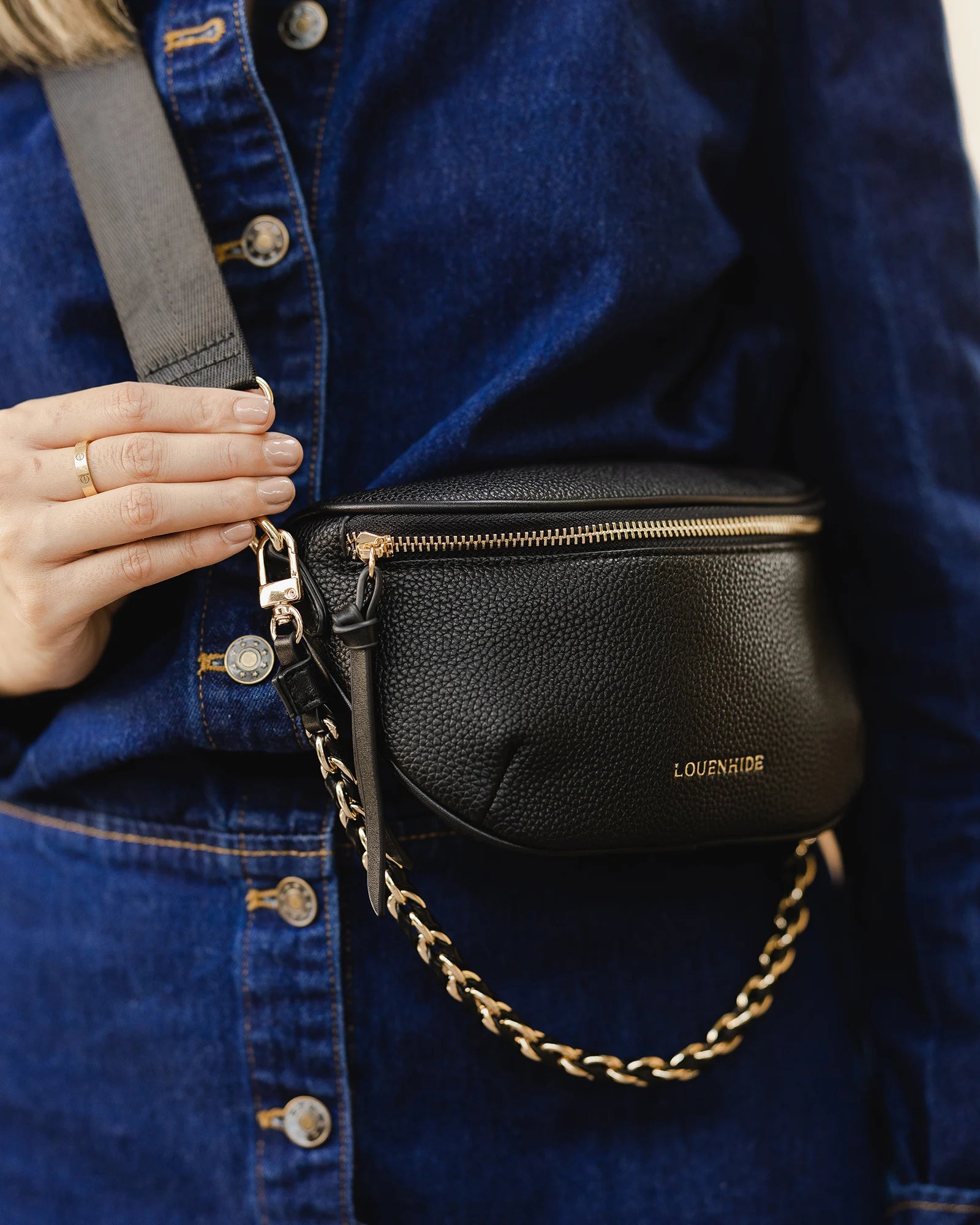 The Louenhide Halsey Sling Bag is where active meets an urban lifestyle. A Louenhide favourite and go-to for fuss free functionality, this soft vegan leather crossbody bag is designed with a secure front zip closure, backside zip pocket and internal zip pocket to keep all your belongings safe when you are on-the-go.