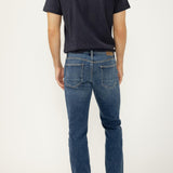 Our Desk to Dinner Konrad slim fit jeans offer a modern, streamlined look without sacrificing comfort. These men’s jeans sit just below the waist and deliver a slim fit from hip to ankle. The 14" slim leg opening adds a sharp finish that's easy to wear day to night.