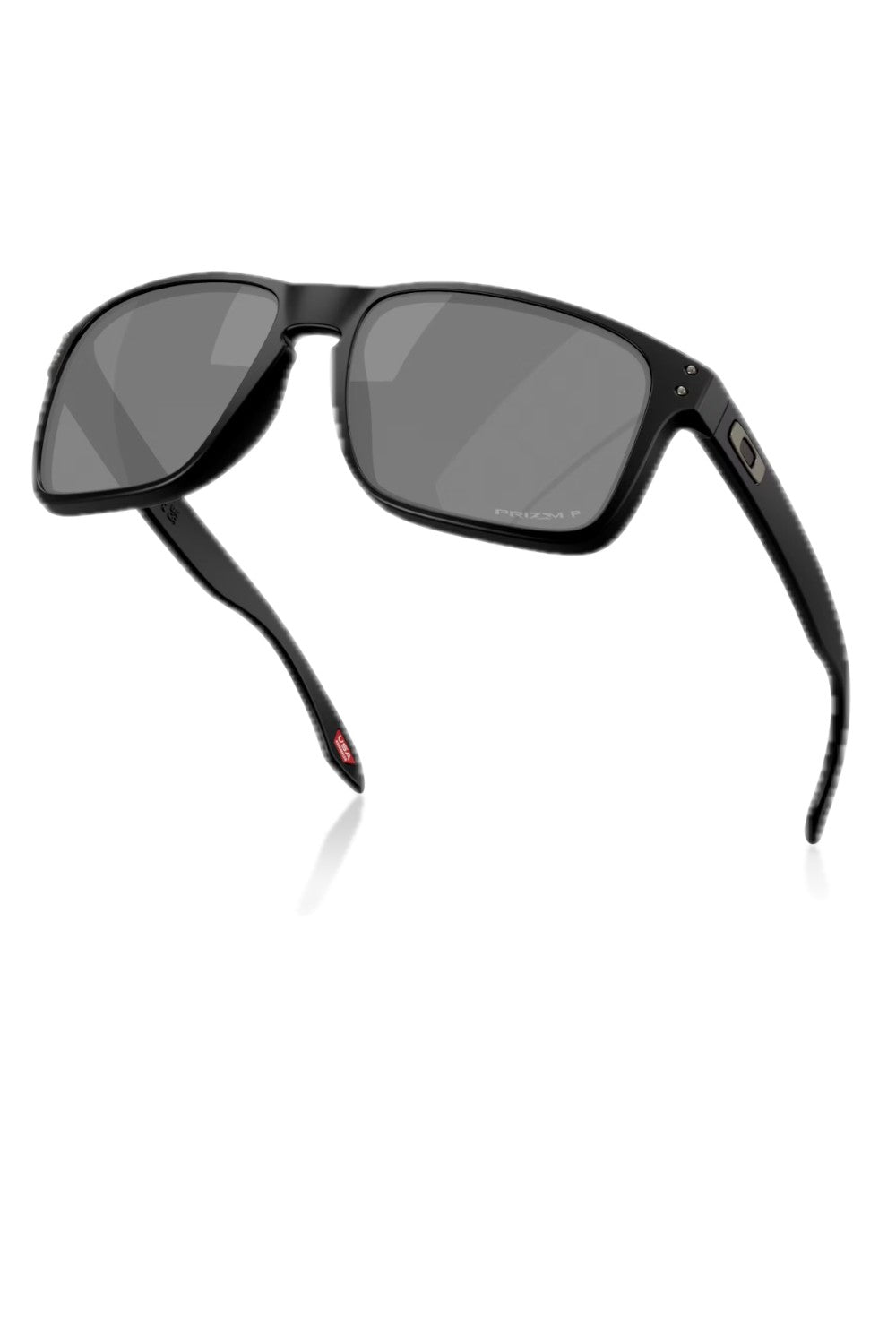 Holbrook is a timeless, classic design fused with modern Oakley technology. Inspired by the screen heroes from the 1940s, 50s, and 60s, this design epitomizes the spirit of exploration and adventure. The iconic American frame design is accented by metal rivets and Oakley icons, perfect for those who seek equal parts performance and style