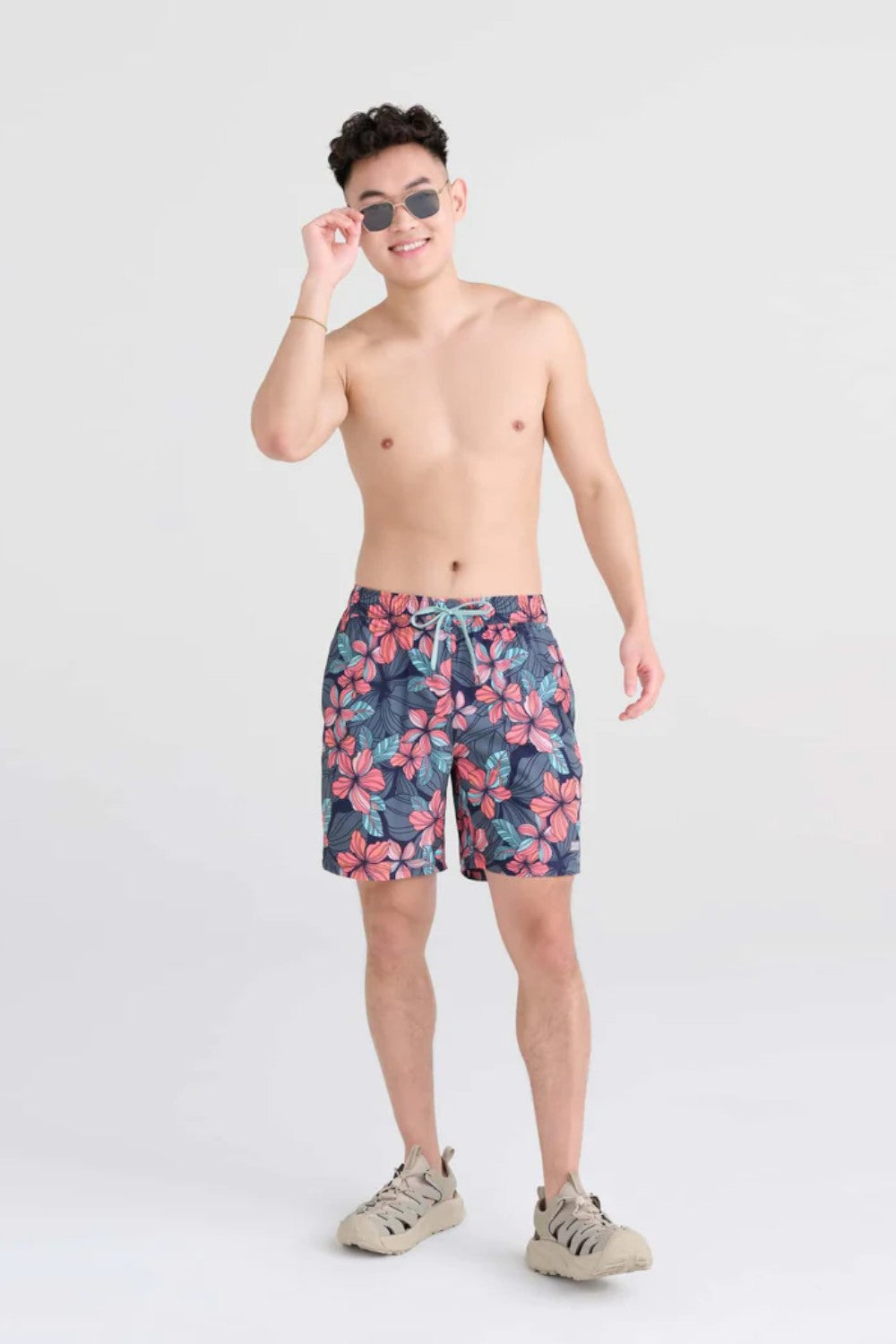 These 2N1 swim shorts combine a Slim Fit liner over a fixed-waist shell. The integrated liner is form-fitting through the butt and thighs. Beach bash and beyond. Featuring an ultra-light mesh liner and the BallPark Pouch, Oh Buoy is primed for your next pool party. 