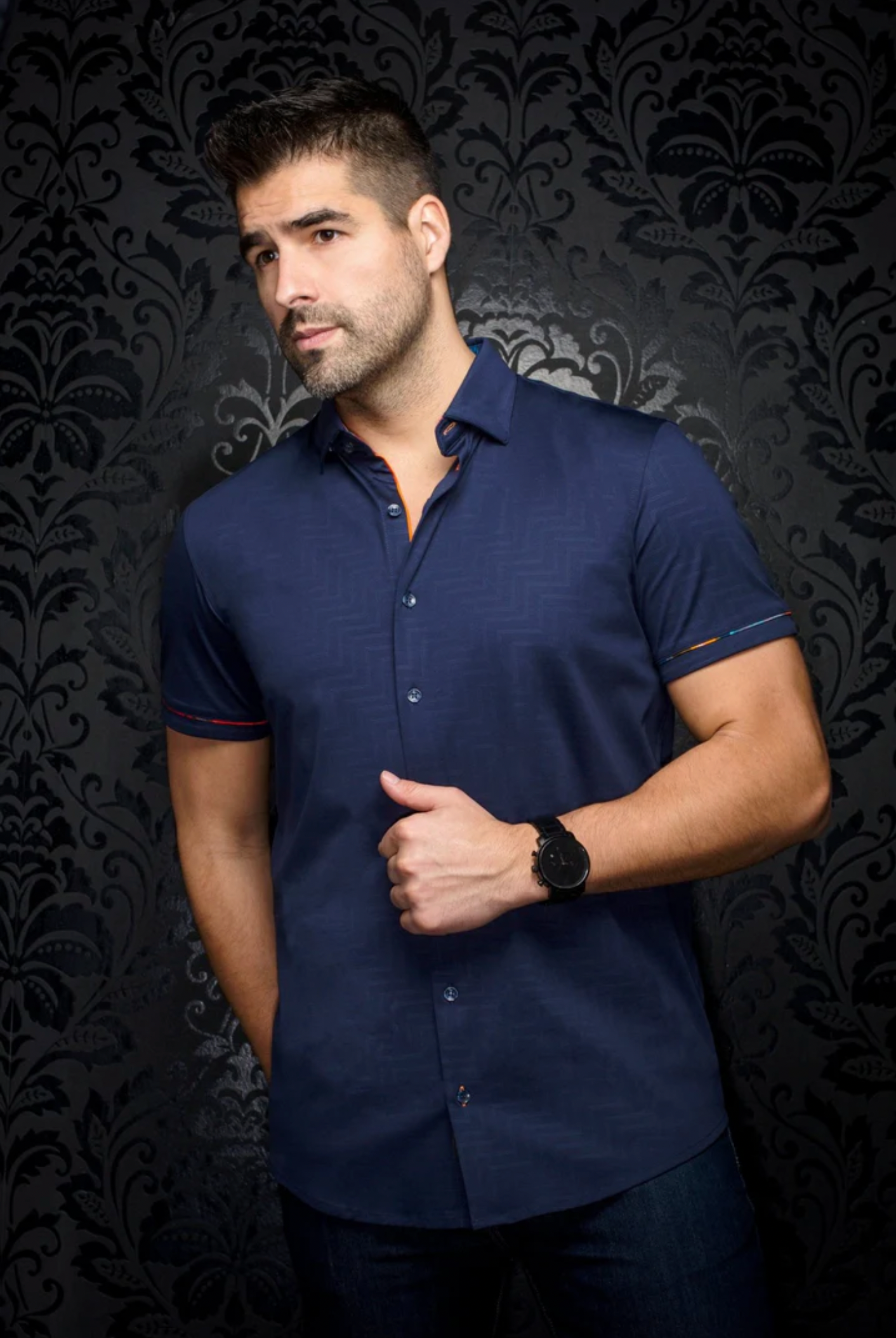 This is a collection of comfortable, performance stretch, fashionable dressy and casual shirts. Stand out from the crowd, thanks to Au Noirs cleaver use of contrasting patterns and sophisticated details. Comfortable with a high quality, performance stretch cotton fabric.