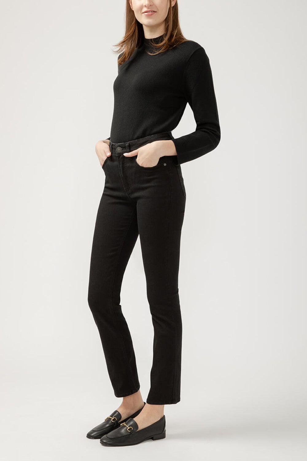 Searching for the perfect curvy fit? Look no further than Avery, now made with our black Luxe Stretch denim. designed to flatter those with a smaller waist and fuller hips. The everyday high rise provides some extra coverage, while a contoured waistband prevents gapping. Finished with ease in the hip and thigh for curve-hugging perfection.