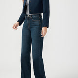 With plenty of vintage vibes, Highly Desirable is Silver Jeans Co.’s highest rise yet. It’s fitted at the waist, slim through the hip and thigh, and relaxed through the leg. The result? A ‘90s jean that flatters, lengthens, and has an epic butt-lifting effect. Finished with old-school details.