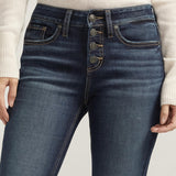 Suki is the bestselling Silver Jeans Co. curvy fit for good reason, and is now made with Luxe Stretch denim. Designed to enhance your shape, these beloved women’s jeans create a flattering silhouette—with ease in the hip and thigh to hug every angle. The classic mid rise is comfortable, and the contoured waistband ensures a zero-gap fit.