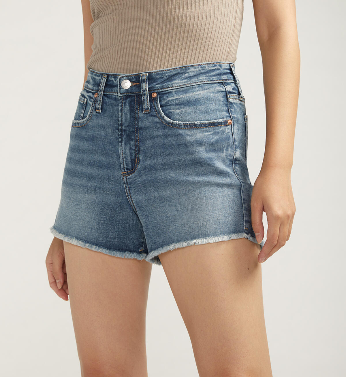 Designed with the perfect amount of everything, boyfriend-fit Beau is as easygoing as it is flattering from waist to hip. These comfortable warm-weather women’s shorts feature a not-too-high high rise that elongates your legs for a more streamlined silhouette.