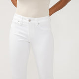 Suki is the best-selling Silver Jeans Co. curvy fit for good reason. Made with Luxe Stretch denim and designed to enhance curves, this fit creates a flattering silhouette with ease in the hip and thigh. The classic mid rise is comfortable, and the contoured waistband ensures a zero-gap fit.