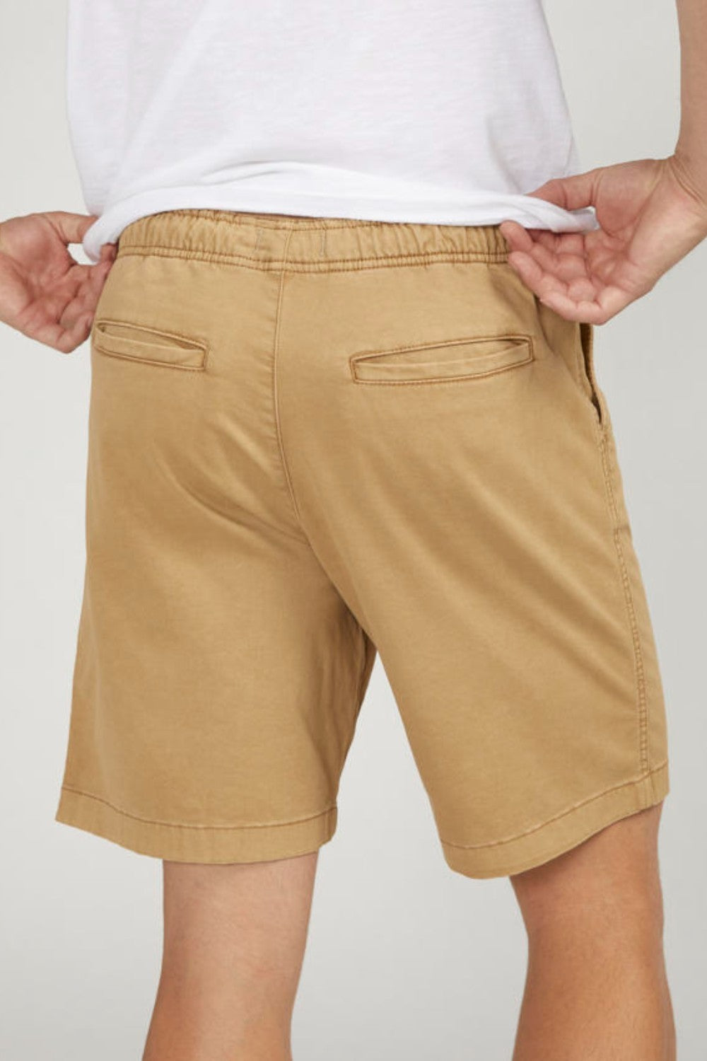 The perfect chino short does exist, and it's made with Essential Twill. Our pull-on chino merges comfort and style for a pair that'll match anything in your closet. Keep it casual with a tee, or dress them up with a polo. These are sure to be your go-tos for spring and summer.