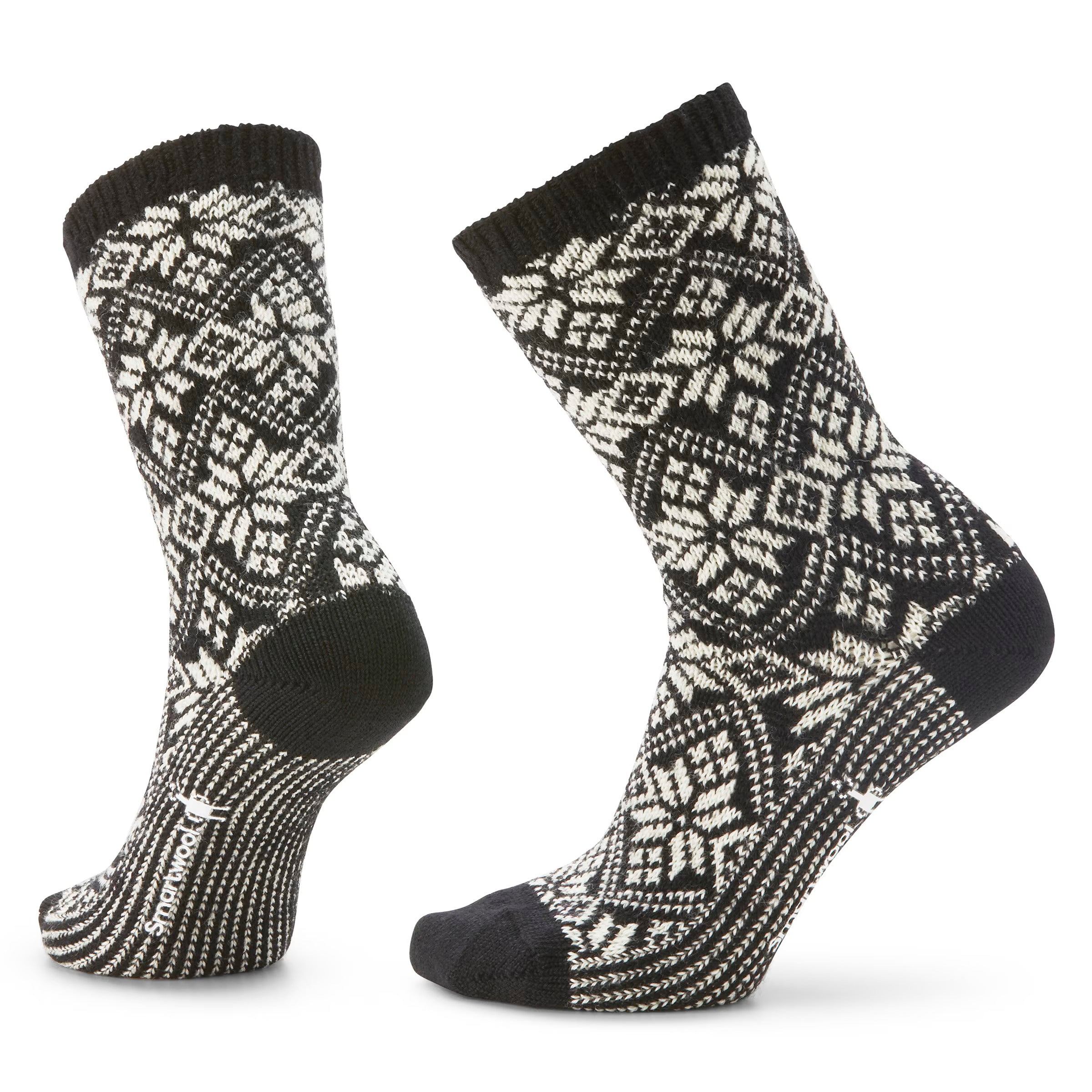 Get that warm and cozy winter feeling all year long with the Women's Everyday Traditional Snowflake Crew Socks. Featuring a unique snowflake pattern, full-cushion support, and a premium sweater feel for all-day comfort. Bring a little more coziness to your every day with these quality Merino crew socks.