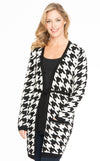 Look your best in this stylish Spense Houndtooth Cardigan! 