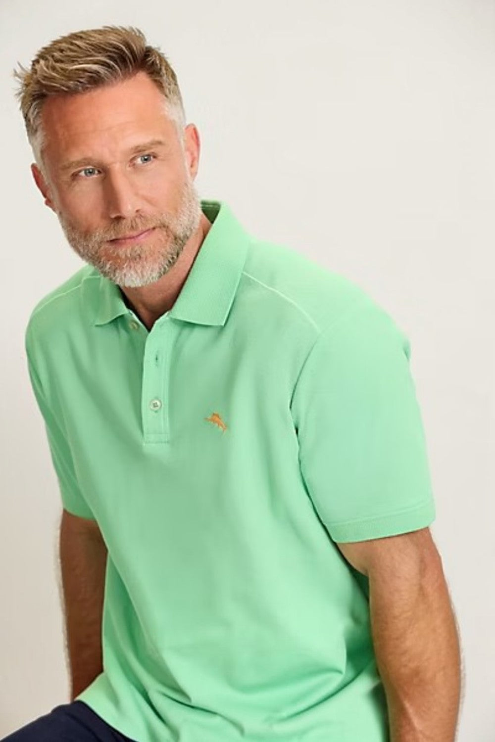 Your favourite polo has been updated to an icon. Our new Emfielder takes elevated comfort to a new level of everyday ease with every thoughtful detail from the sporty mesh jacquard collar to the exceptionally soft Supima cotton blend and of course, our embroidered Marlin logo.