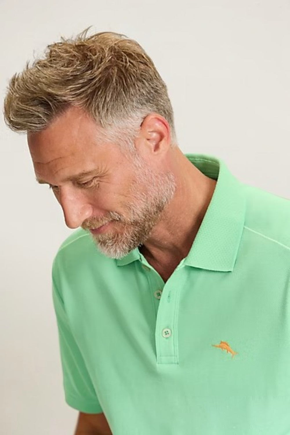 Your favourite polo has been updated to an icon. Our new Emfielder takes elevated comfort to a new level of everyday ease with every thoughtful detail from the sporty mesh jacquard collar to the exceptionally soft Supima cotton blend and of course, our embroidered Marlin logo.