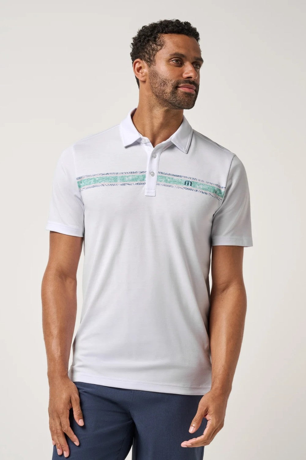 The ALL DAY DRIFT Polo keeps things easy with a little more texture. A soft, peached fabric delivers a broken-in feel, while the chest stripe and subtle palm detail add just enough interest. Finished with a collar that holds its shape.