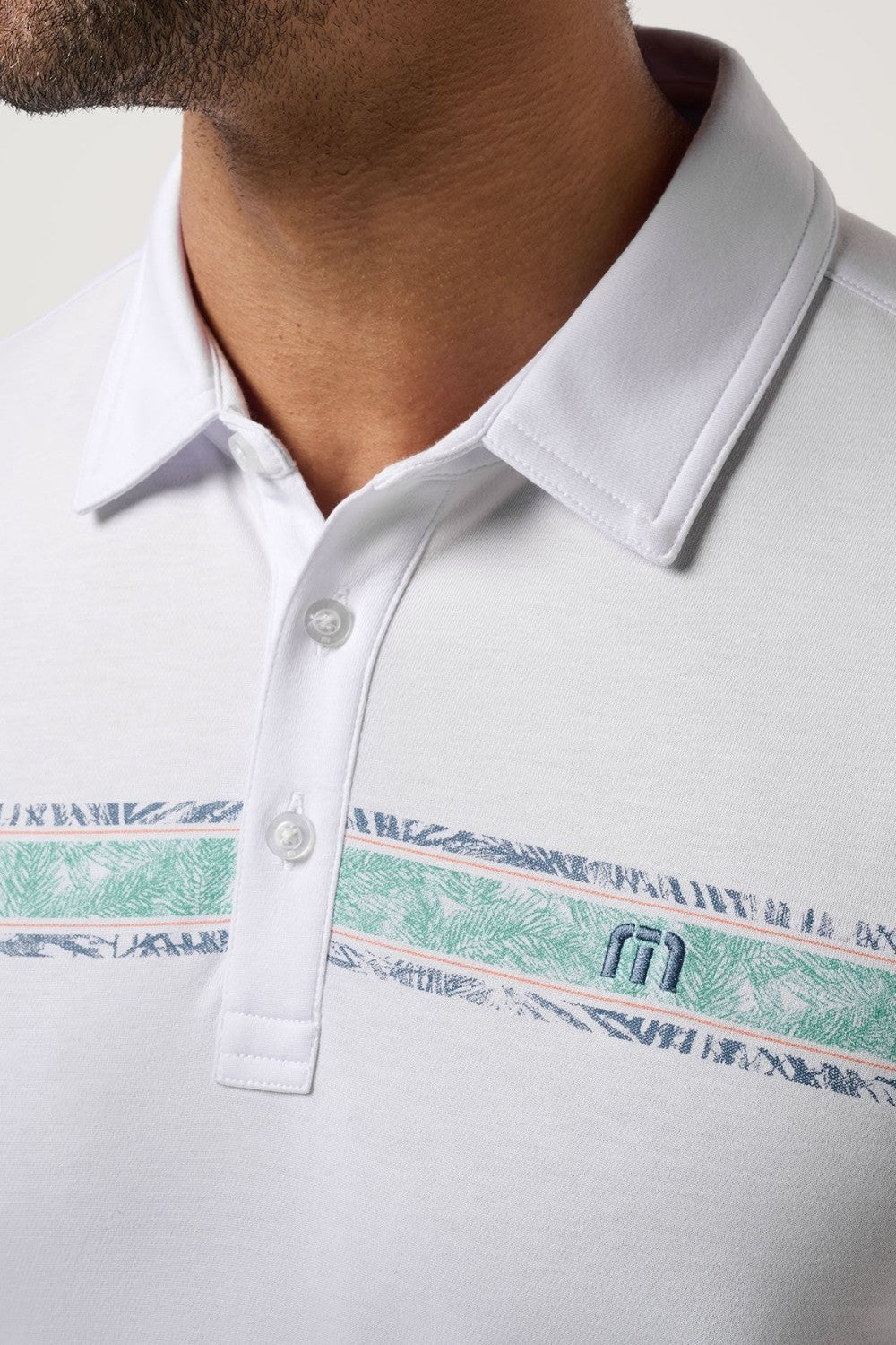 The ALL DAY DRIFT Polo keeps things easy with a little more texture. A soft, peached fabric delivers a broken-in feel, while the chest stripe and subtle palm detail add just enough interest. Finished with a collar that holds its shape.