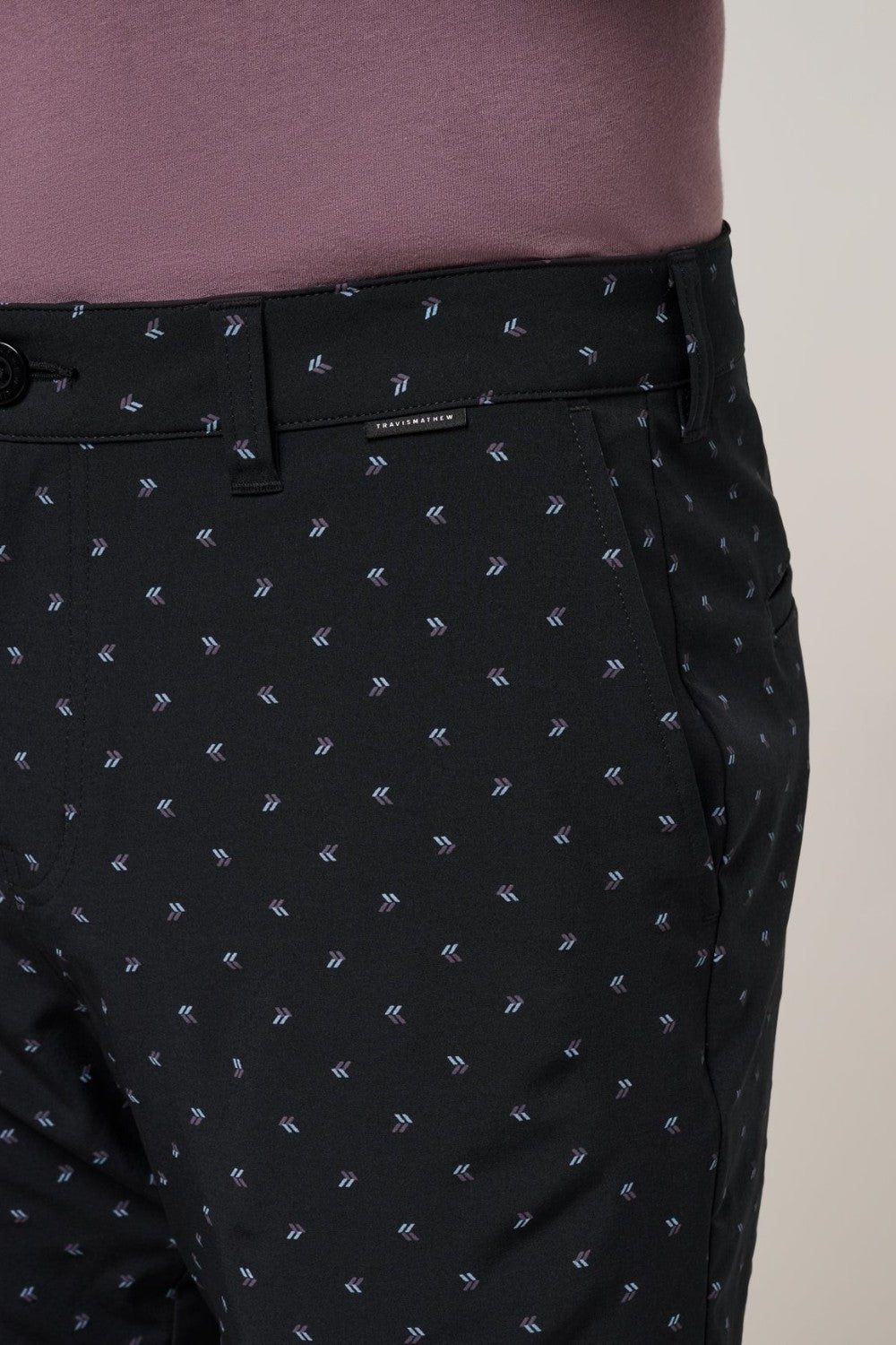 The Beck Short you know, just with a little more personality. An all-over geo print brings the energy, while comfort-driven stretch fabric keeps things easy from morning to last call. Finished with side entry pockets, double welt back pockets, our signature clip label, and a classic 9" inseam.