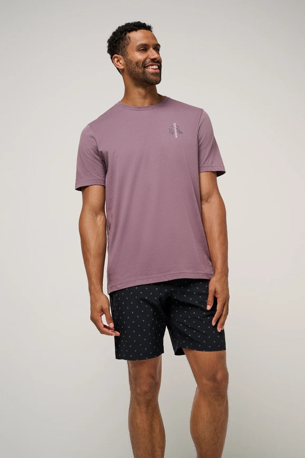 The Beck Short you know, just with a little more personality. An all-over geo print brings the energy, while comfort-driven stretch fabric keeps things easy from morning to last call. Finished with side entry pockets, double welt back pockets, our signature clip label, and a classic 9" inseam.