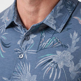 The kind of polo you forget you’re even wearing. Featherweight fabric delivers an ultra-light, incredibly soft feel with easy stretch, while the all-over floral print keeps things relaxed but still put together. Finished with a signature double-needle collar that holds its shape.