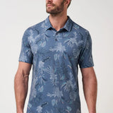 The kind of polo you forget you’re even wearing. Featherweight fabric delivers an ultra-light, incredibly soft feel with easy stretch, while the all-over floral print keeps things relaxed but still put together. Finished with a signature double-needle collar that holds its shape.