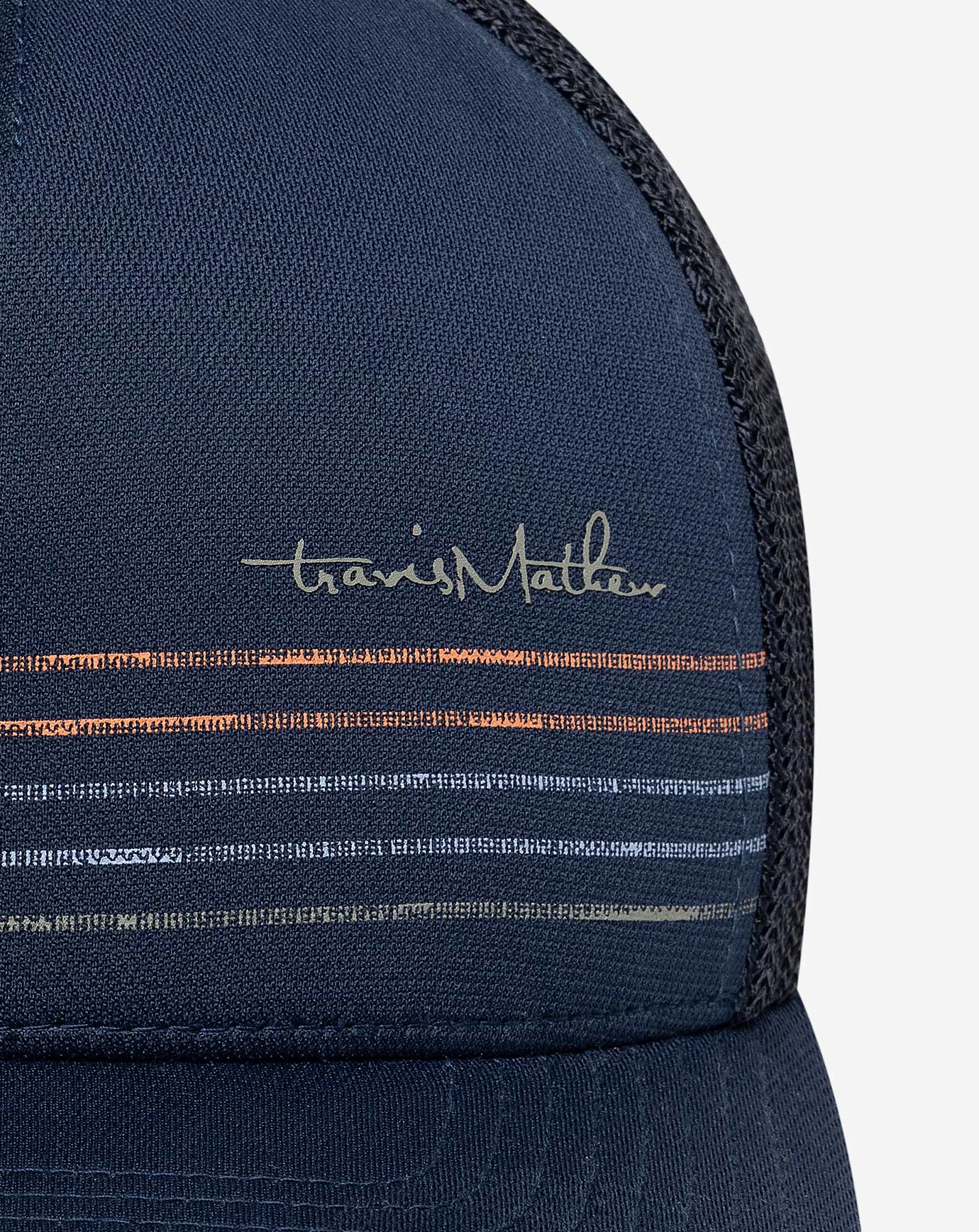 With textured half-panel striping and our classic script logo, the BUENOS DIAS mesh snapback hat delivers legendary style and comfort for the everyday. 