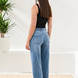 Redefine your essentials with Audrey hugging wide crop denim, designed to offer a contemporary wide leg and modern cropped length. The premium stretch denim hugs in all the right places, delivering comfort, flexibility, and effortless style for any occasion.