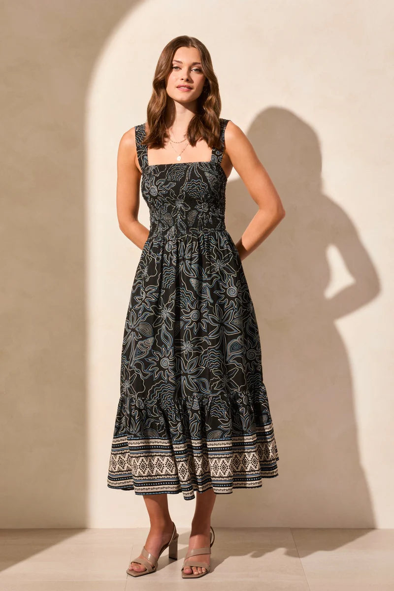 Crafted from airy printed crêpe fabric, this flowy maxi dress offers a fresh feel on warm days with its sleeveless cut. Rushing along the bodice and shoulder straps enhances the fit with flattering shape, while a lining in the skirt adds volume and extra coverage. Convenient side seam pockets provide subtle storage for your day's essentials.