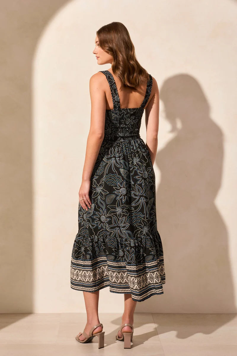 Crafted from airy printed crêpe fabric, this flowy maxi dress offers a fresh feel on warm days with its sleeveless cut. Rushing along the bodice and shoulder straps enhances the fit with flattering shape, while a lining in the skirt adds volume and extra coverage. Convenient side seam pockets provide subtle storage for your day's essentials.