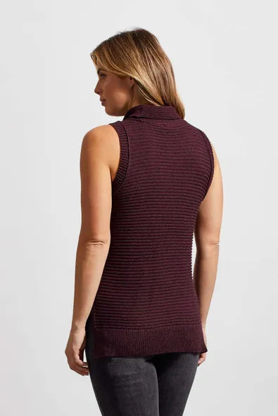 As a chic layering piece or worn solo, this sleeveless sweater brings endless pairing options to your wardrobe. 