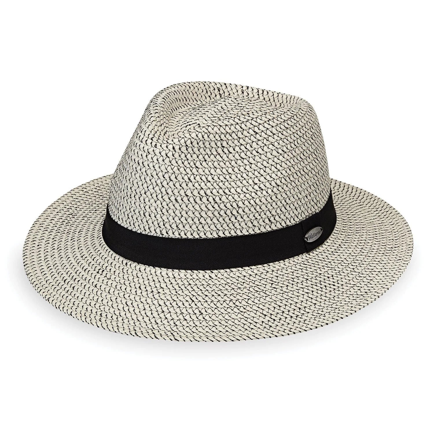 Sophisticated structure and contrast stitching come together in perfect harmony. The Charlie fedora hat looks great when sailing or walking along the water. The neutral tones add a light and airy feel to any outfit, and its packable nature allows this hat to be taken on any adventure.&nbsp;