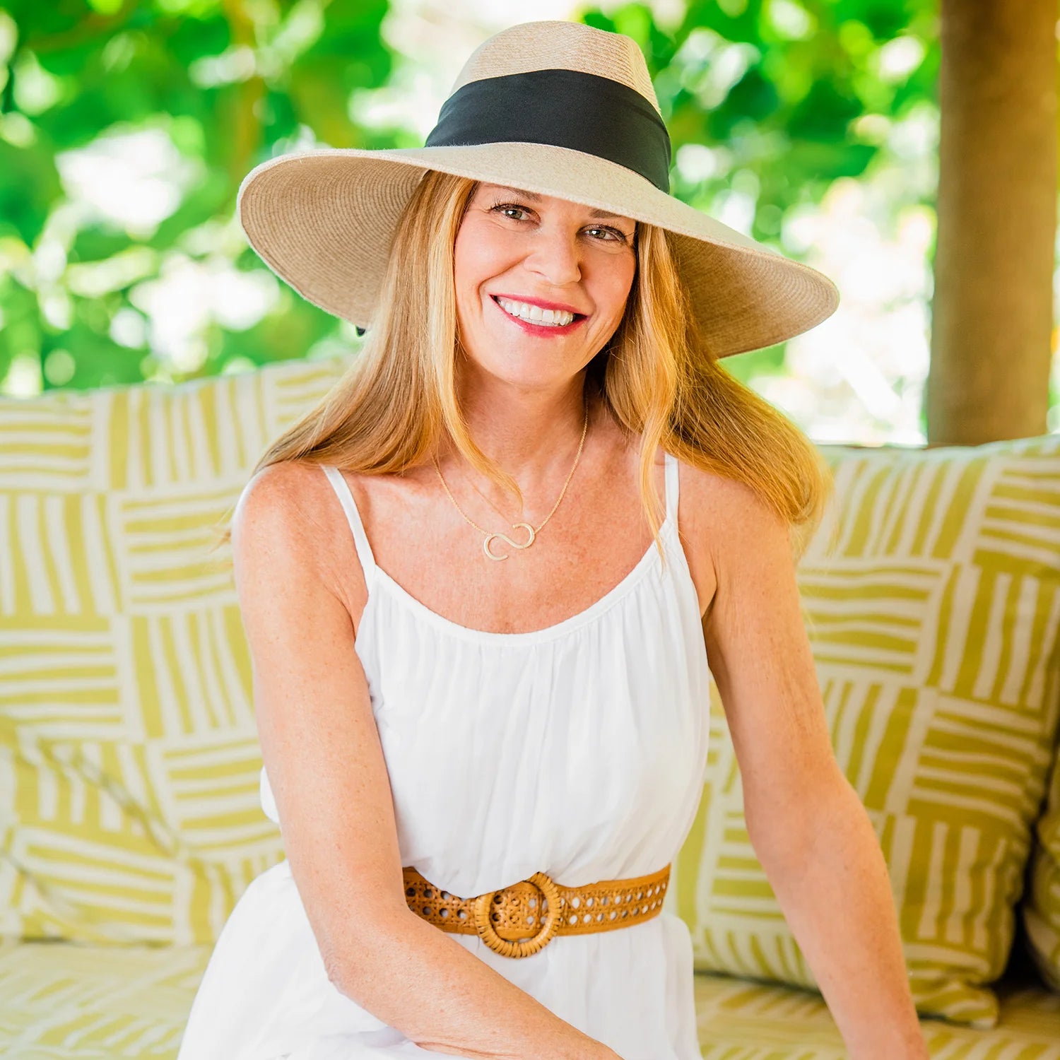Inspired by the timeless romance movie, “Somewhere in Time,” starring Jane Seymour, this impressive hat has a sweeping brim for enchanting walks by the sea. Sun protection at its finest.