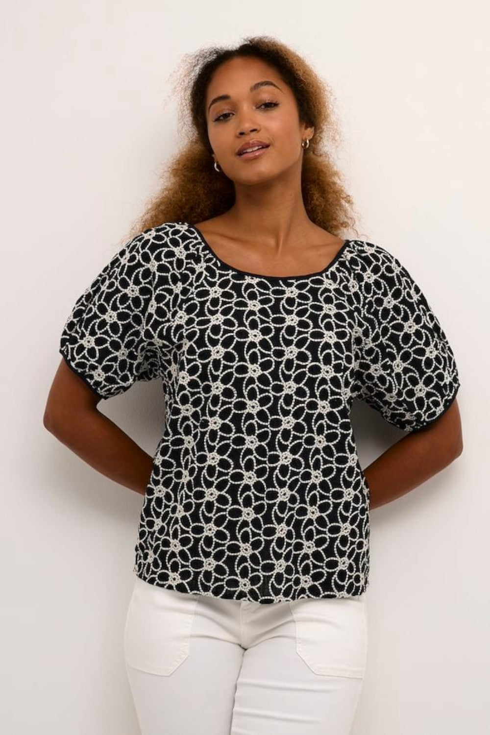 Women's Tops & Blouses – Broderick's Clothing Co.