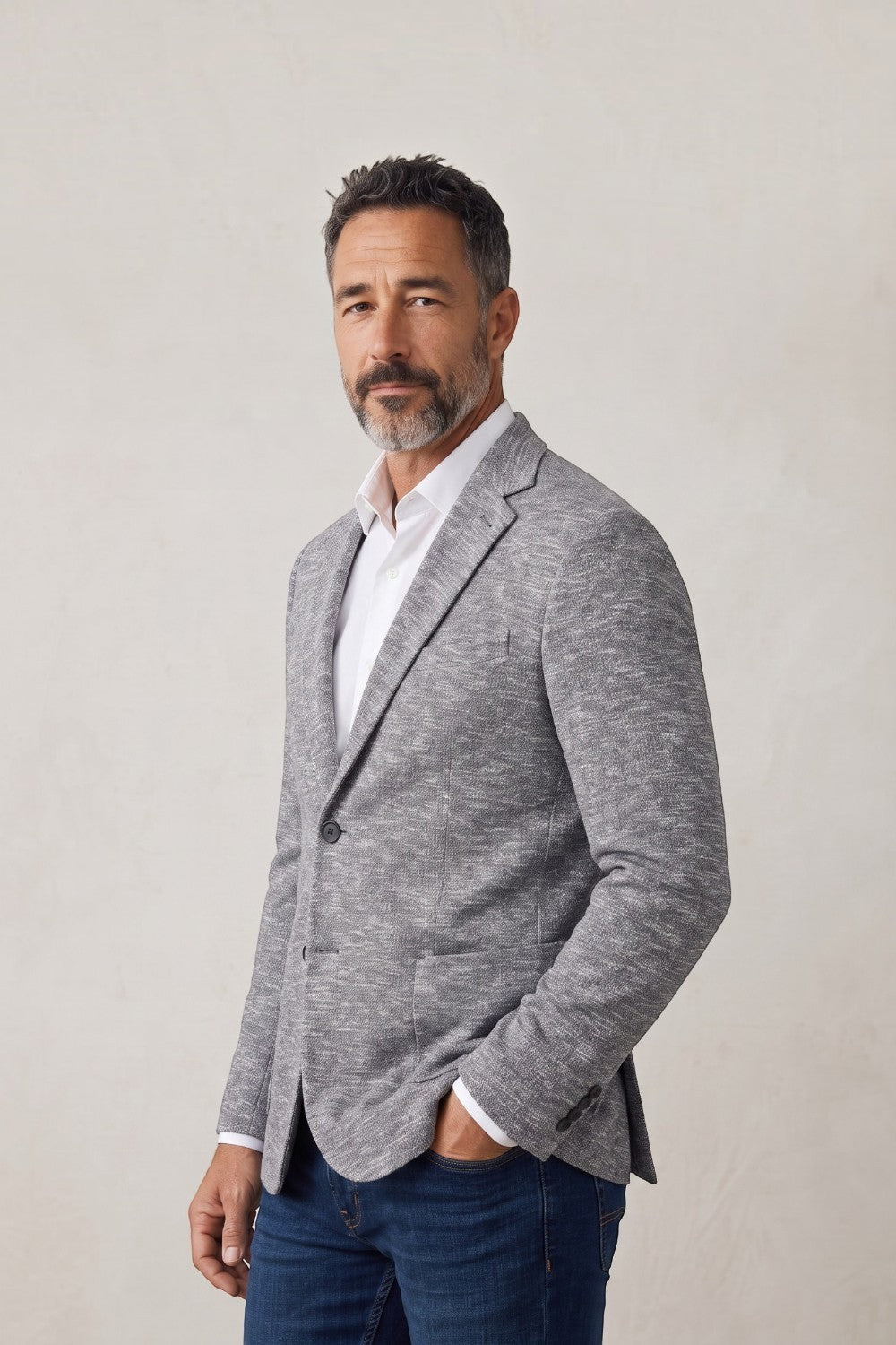 Broderick's Clothing Co. 7 Downie St. ARLINGTON heathered grey knit blazer with notch lapels on a male model