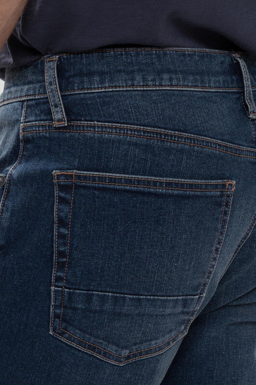 Broderick's Clothing Co. Silver Jeans Co. Machray straight leg jeans in dark blue denim with contrast stitching
