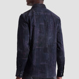 The Julian long-sleeved shirt is crafted from Comfort Stretch cotton and features a tonal floral print, a point collar, adjustable notched cuffs, and a curved hem.