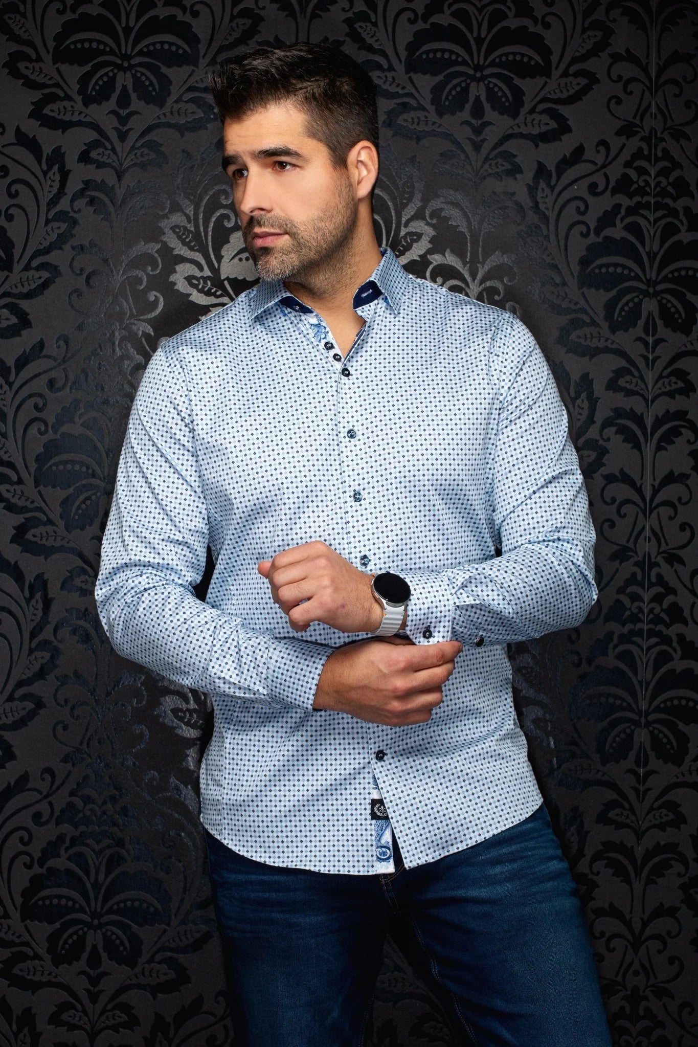 Elevate your look with this smart-casual shirt, designed to offer&nbsp;superior comfort&nbsp;thanks to its premium fabric composed of&nbsp;98% cotton and 2% spandex. Its subtle stretch ensures optimal ease of movement throughout the day.