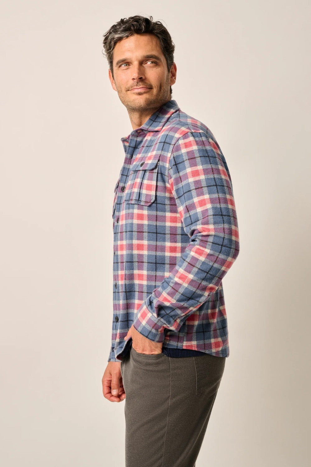 From our Top Shelf collection, this Lodge Shirt in an ultra-soft stretch cotton flannel blend gives you the benefits of a classic overshirt and the weight and warmth of a work jacket.