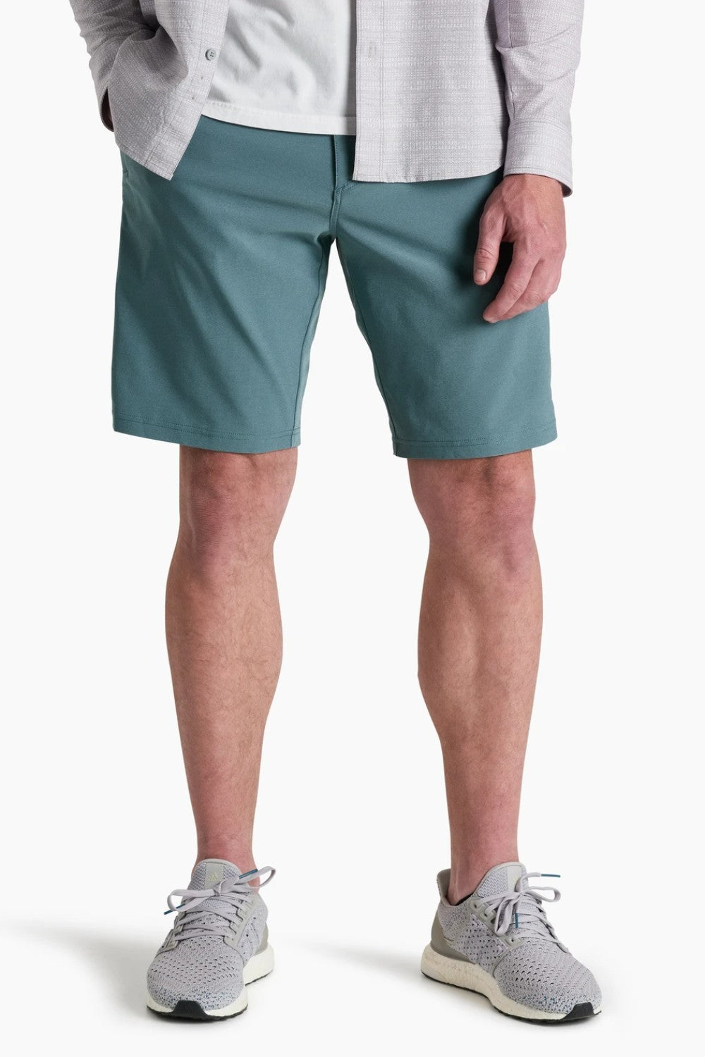 At home in or out of the water, the UPSHIFT Short can do it all. Our lightweight, hybrid design easily adapts to almost any activity. Soft yet durable, water-resistant, and quick-drying, this stretch-enhanced performance short has all the tools for KÜHL summer fun!