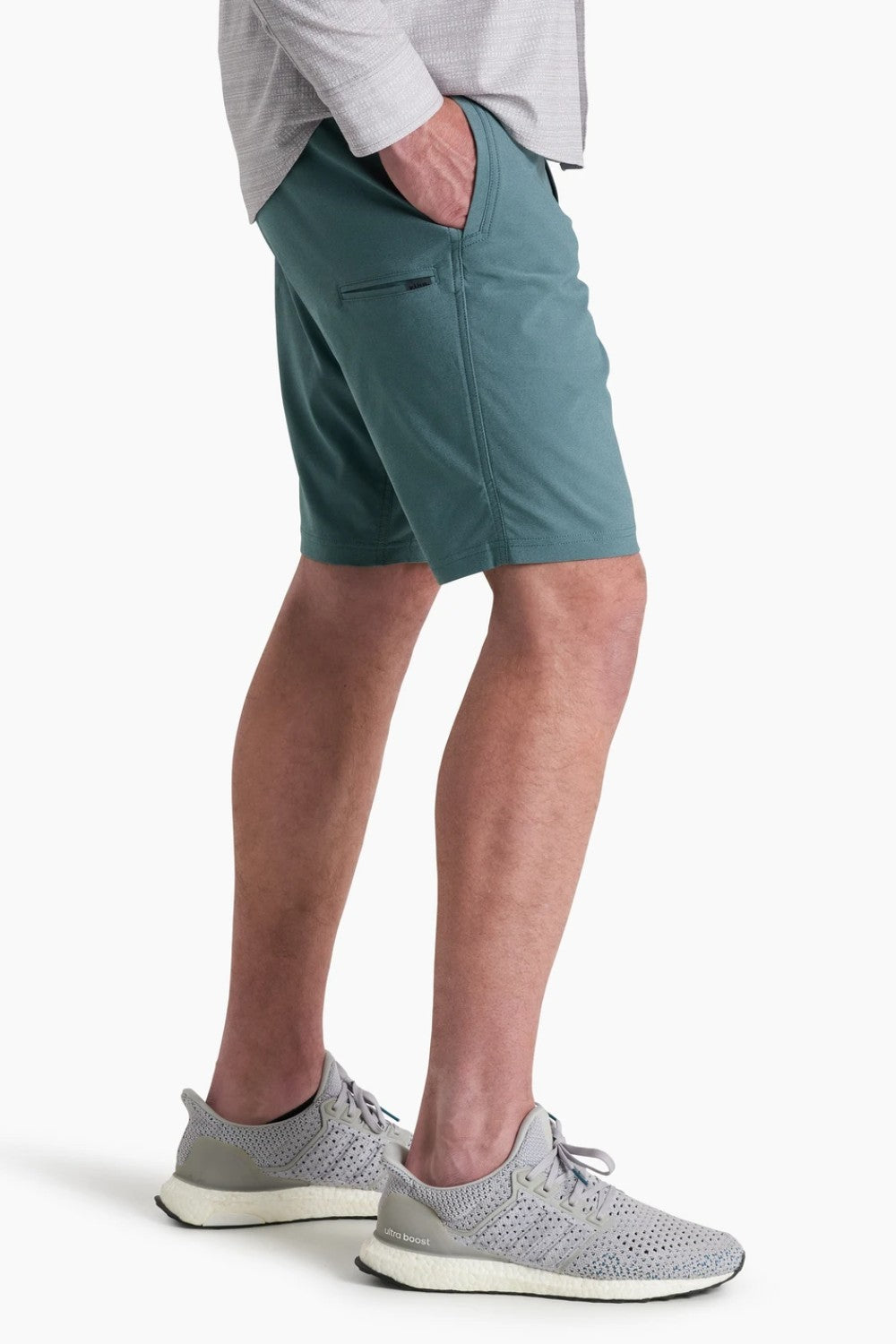 At home in or out of the water, the UPSHIFT Short can do it all. Our lightweight, hybrid design easily adapts to almost any activity. Soft yet durable, water-resistant, and quick-drying, this stretch-enhanced performance short has all the tools for KÜHL summer fun!