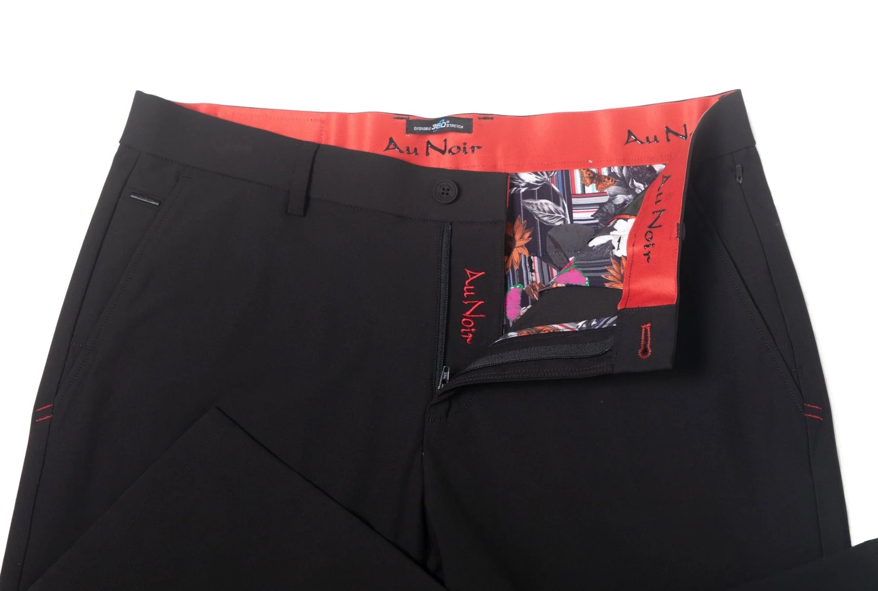 Discover elegance and versatility with the PANTS Performance AU NOIR. Designed for those seeking the perfect balance between style, comfort and functionality, this PANTS is suitable for all occasions: work, travel, casual outings or golf.