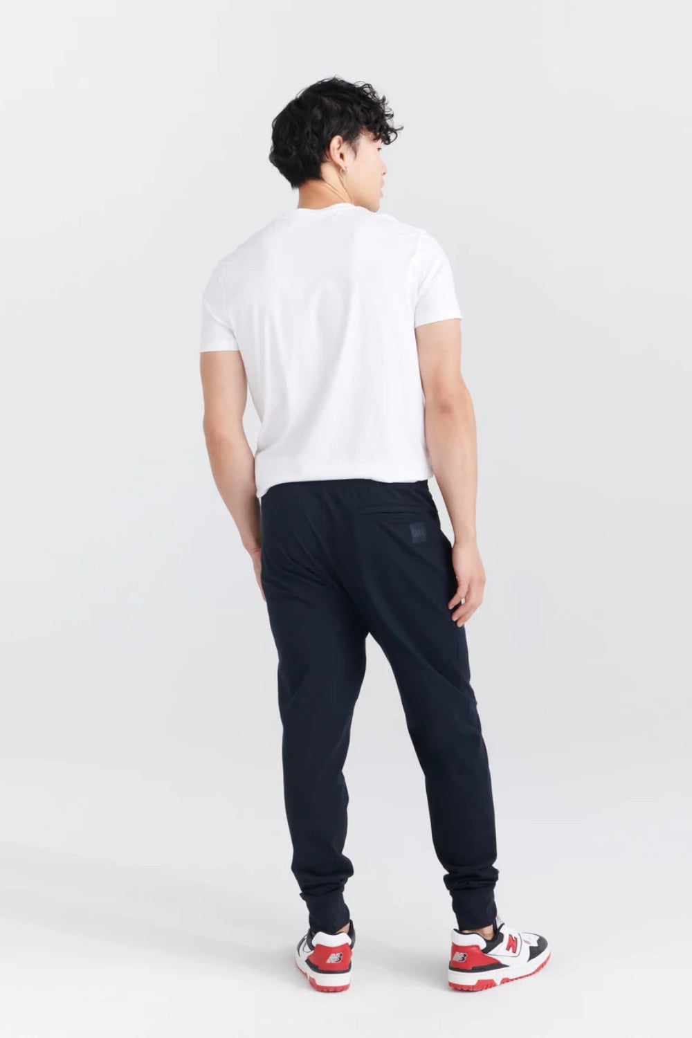 Our Slim Fit undershirts combine a heavenly-soft cotton/modal blend with DropTemp Cooling tech to keep you suitably chilled. The DropTemp Cooling Cotton Crew Neck Undershirt provides breathability and ultimate chilled-out comfort.