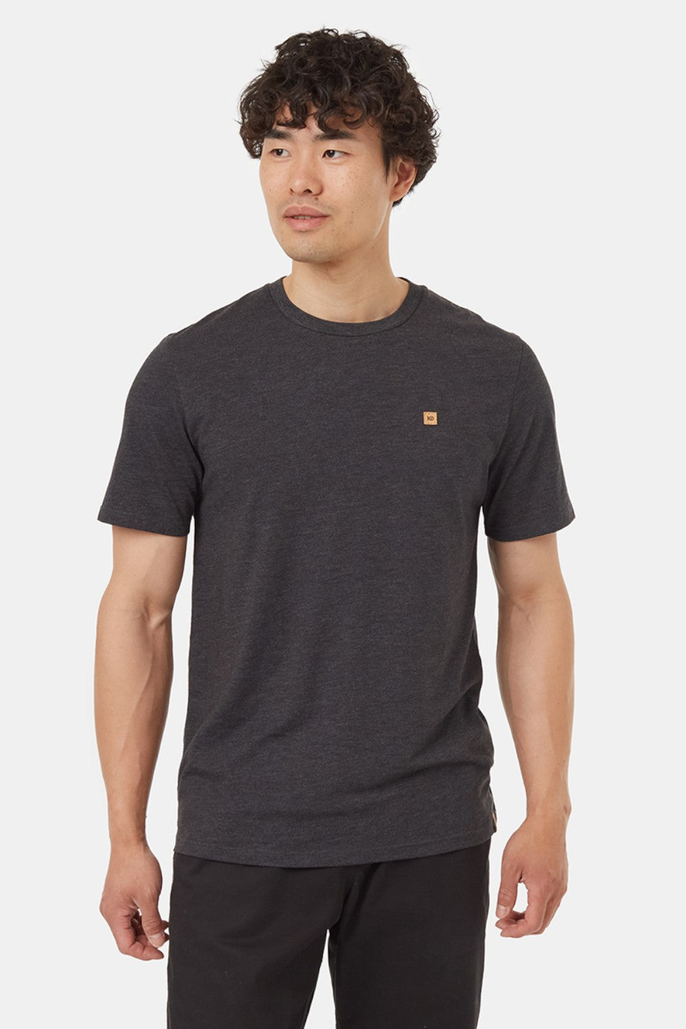 What can we say about this earth-friendly tee that it doesn't already say itself? This classic, straightforward piece is a sustainable staple for any wardrobe.