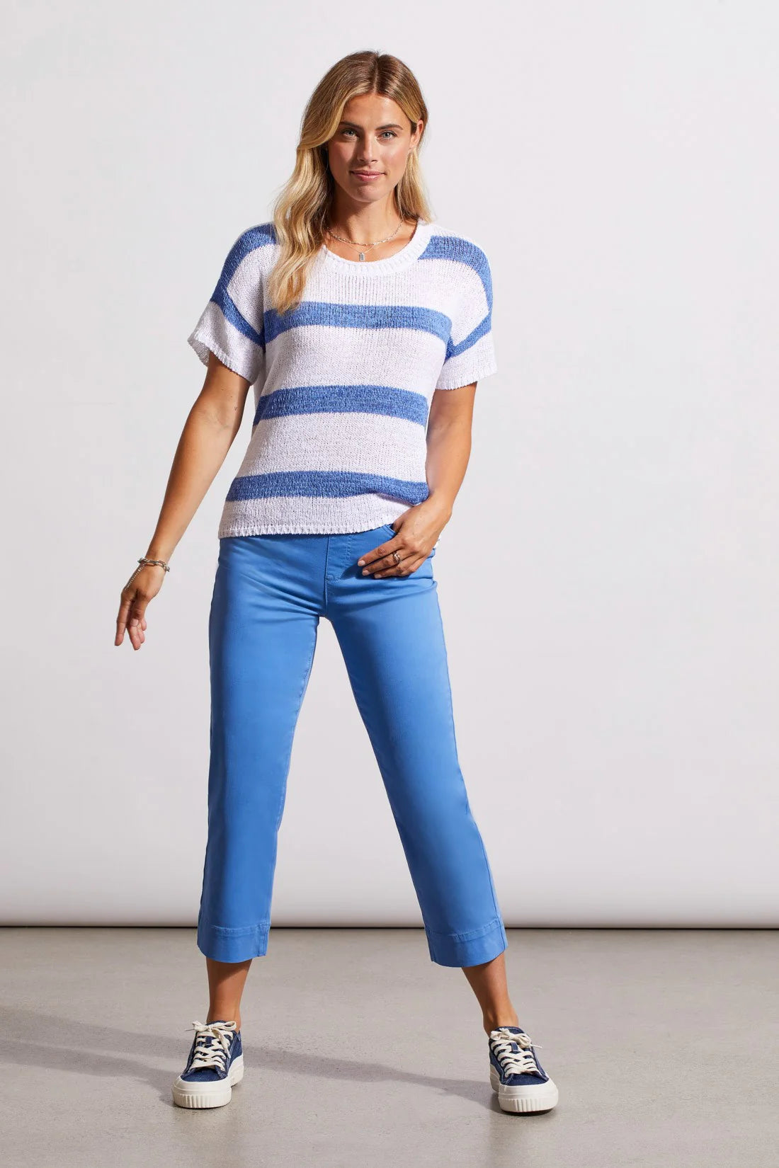 Greet sunny days in style with these pull-on capris rocking an elastic waist that sits smooth but stretches when needed.