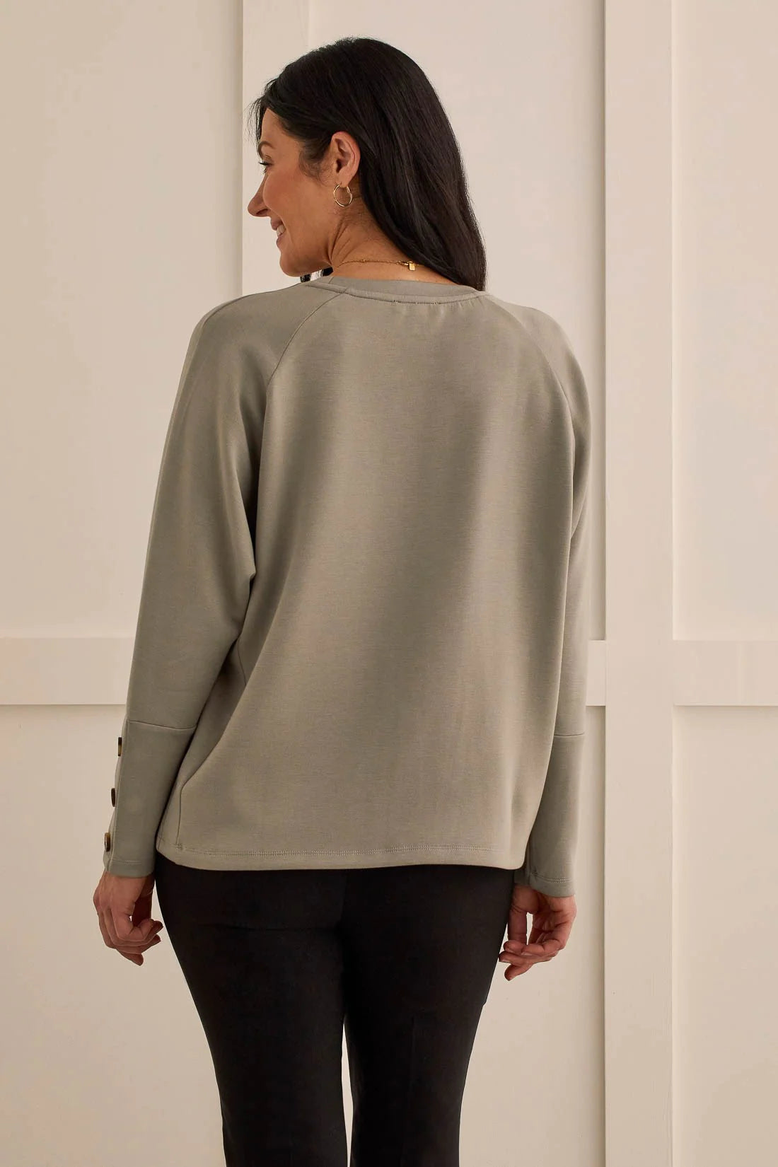 Everyday clothing just got a whole lot more fashionable. We love how this long-sleeve top matches everything in our wardrobe! 
