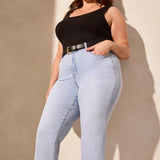 Move through your day with ease in these comfortable stretch Sophia curvy denim jeans. Designed with a classic mid-rise fit and a micro flare leg, they add a touch of retro charm to your look, while the tummy tuck feature offers flattering shaping at the waist for a smooth silhouette.