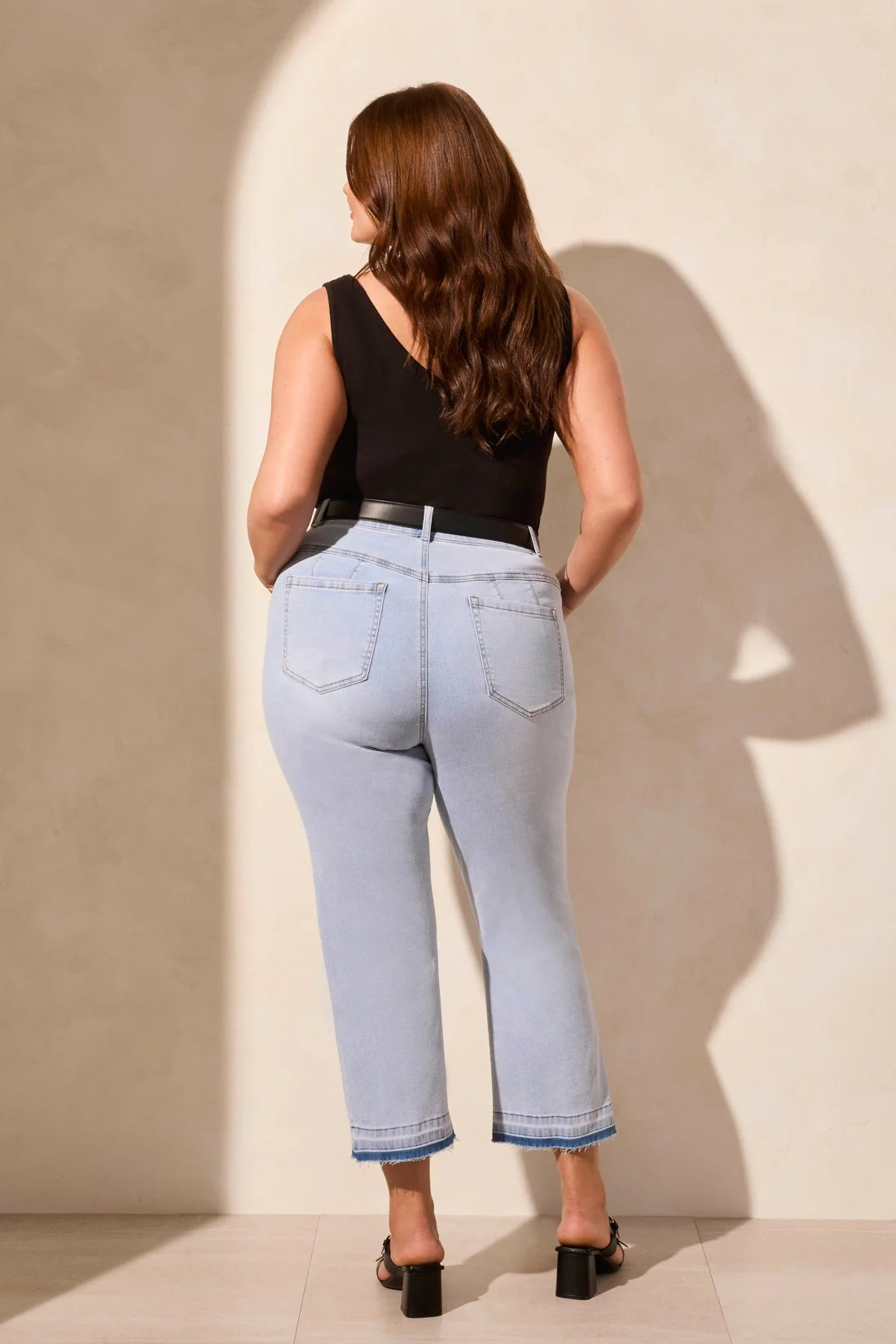 Move through your day with ease in these comfortable stretch Sophia curvy denim jeans. Designed with a classic mid-rise fit and a micro flare leg, they add a touch of retro charm to your look, while the tummy tuck feature offers flattering shaping at the waist for a smooth silhouette.