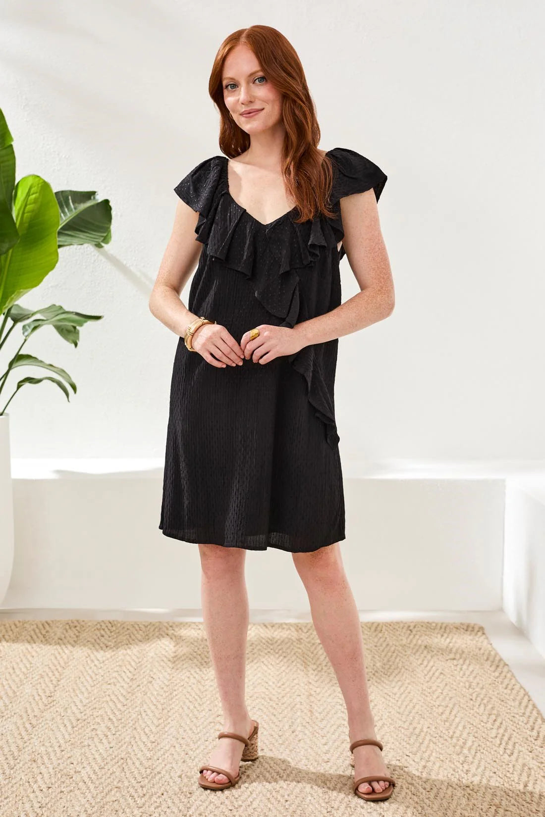 Experience versatility with our maxi dress designed to be worn two ways—on or off the shoulder. An elegant silhouette, fluid drape, and ruffle detail make this a standout for any occasion, while breathable viscose fabric ensures all-day comfort and effortless polish.