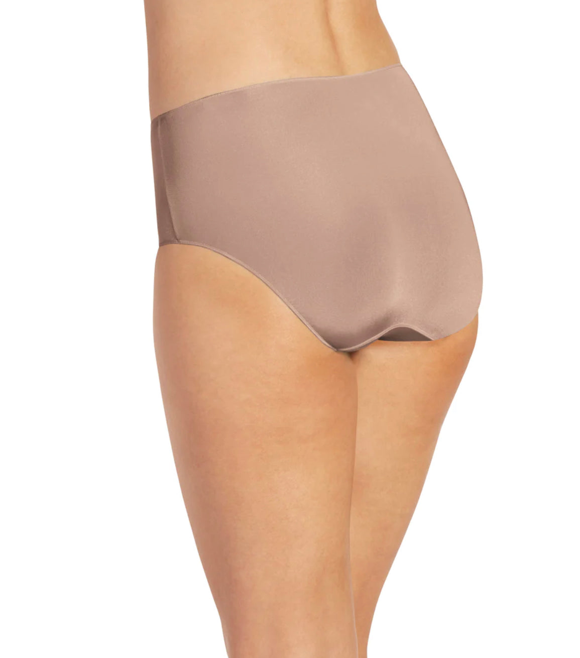 Jockey Hip Brief (Light) has squared-off legs for full-coverage while our unique leg binding helps eliminate panty lines.