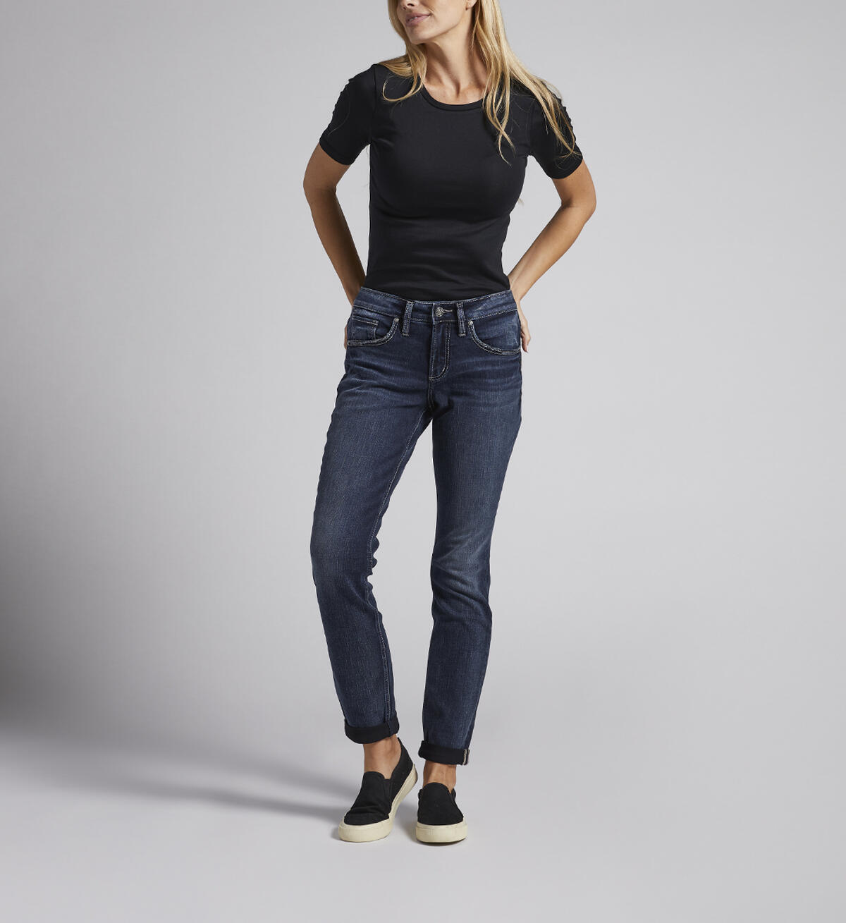 Want to show off your curves, but prefer a relaxed look and feel? The Boyfriend fit features a comfortable, classic mid rise and a no-gap fit that’s built for curvy body types. 